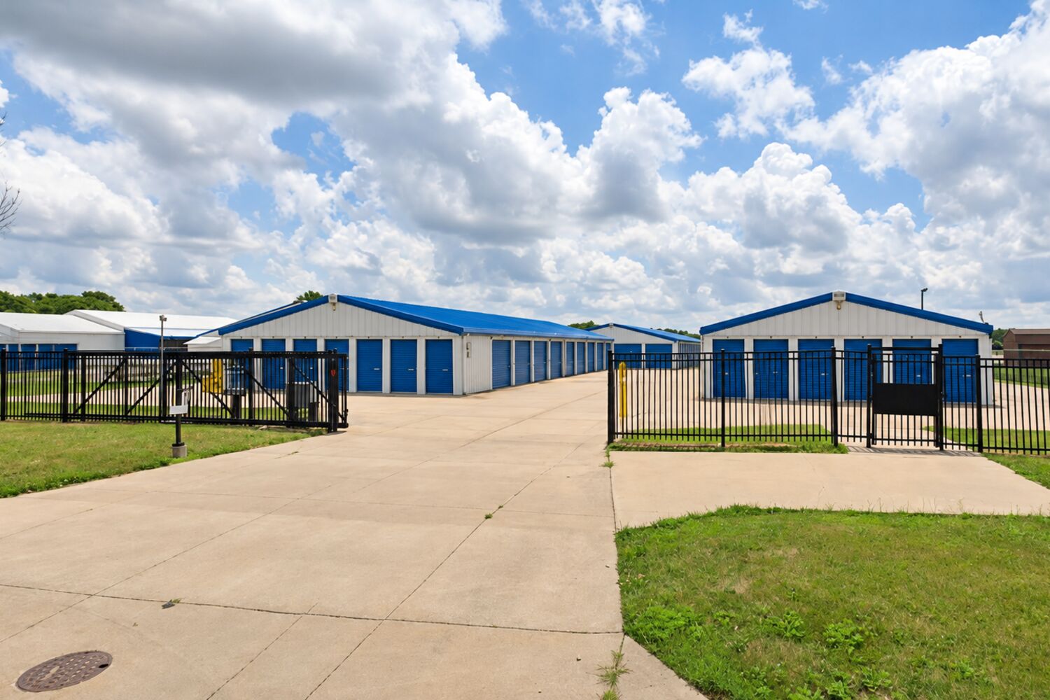 Prime Vault Self Storage Macomb Hwy136 Gated Entrance